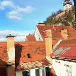 Altbau Wohnung Mitten In Graz